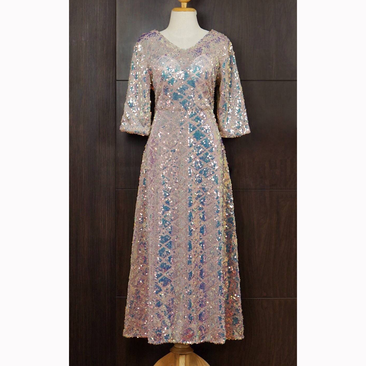 kudapy เดรสยาวปักกริสเตอร์ เดรสออกงานงาน ปักเลื่อมทุกอณูรอบตัว เนื้อผ้ายืดขยายเพิ่มได้ ใช้ผ้าเนื้อดี