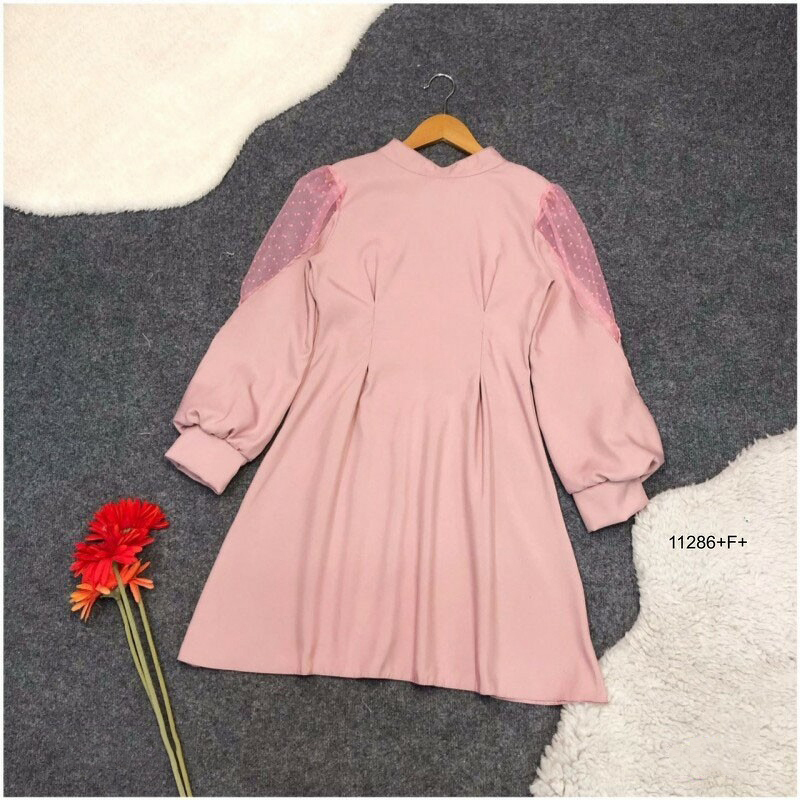 kudapy เดรสสั้น แขนยาว แขน 2 ข้างแต่งซีทรู เดรสงานผ้าซาร่า ด้านหลังผูกโบว์สวย ดูเก๋ เอวไม่สม็อค ช่วงกระโปรงบานสวยน่ารัก