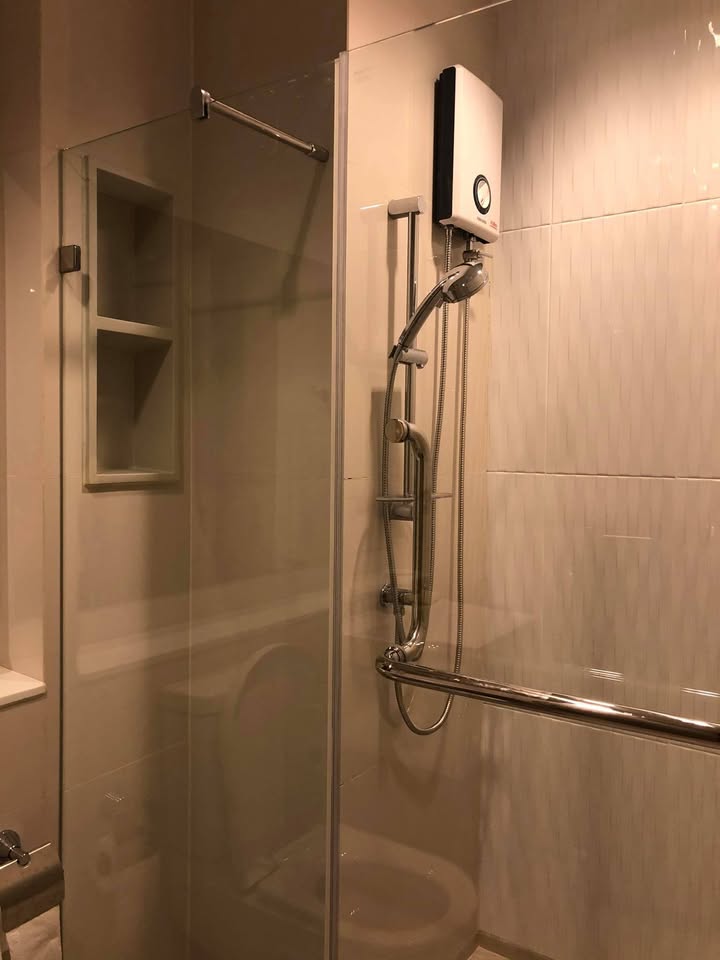 ให้เช่าห้องแบบ 1ห้องนอน 1ห้องน้ำ 1ครัวแยก โซนพื้นที่ MRT พระราม 9 คอนโด Life Asoke-Rama 9 (ไลฟ์ อโศก พระราม 9) High Rise ขนาดห้อง 36 ตรม. ชั้น 18 ตึก A ทิศตะวันออก