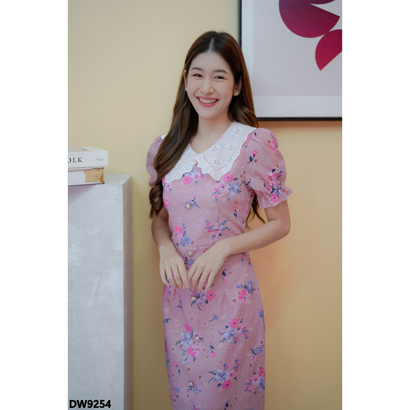 kudapy เดรสสั้นสีชมพู/สีขาว ลายดอกปกลูกไม้