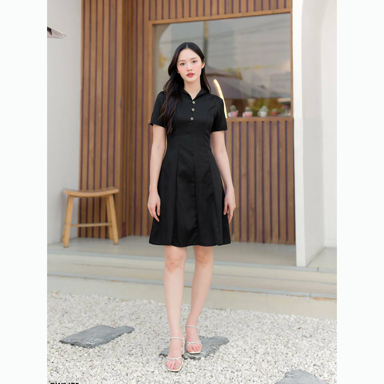 kudapy เดรสสั้นสีครีม สีดำ สีเหลือง คอปกกระดุมดอกไม้