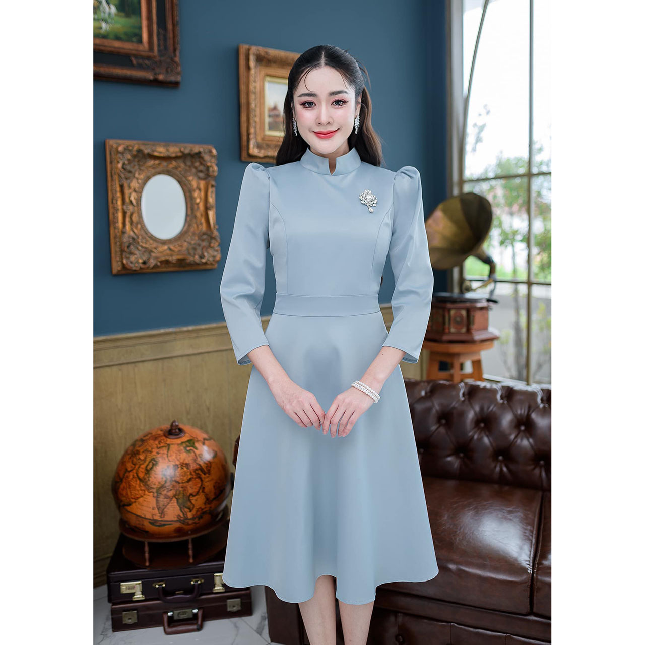 kudapy เดรสสั้นสีขาวงาช้าง/สีฟ้า ชุดไทยจิตรลดา ทรงแขนห้าส่วน ผ้าอัดกาวให้แล้วทั้งชุด เนื้อผ้านิ่มใส่สบาย เดรสความยาวคลุมเข่าใส่สวยสุภาพ