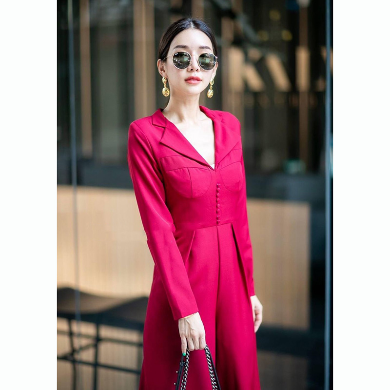 kudapy จั้มสูทขายาวสีขาว/สีแดง แต่งกระดุมช่วงอก ปกวี ซิปด้านหลัง