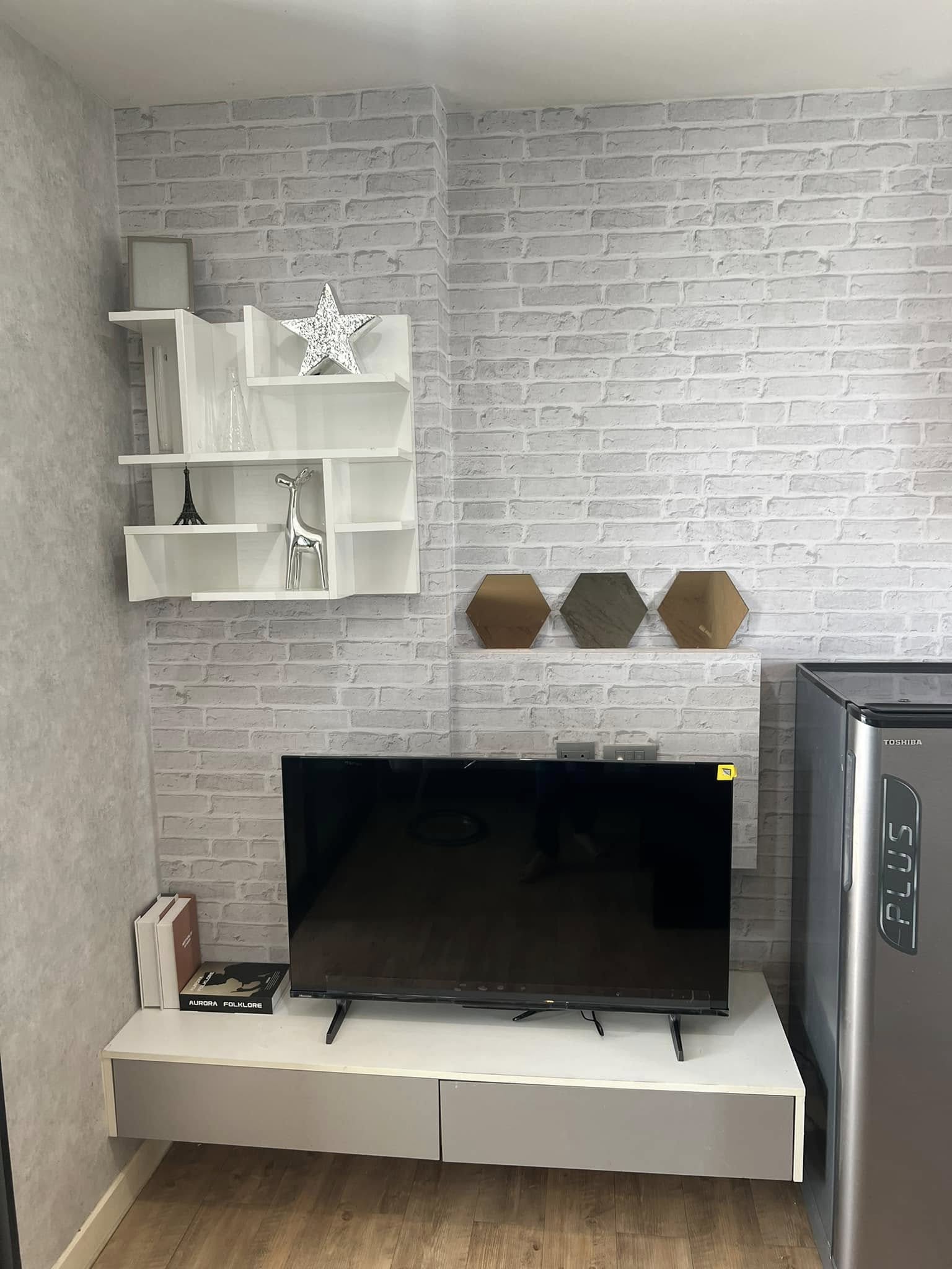 ปล่อยเช่า H2 Ramindra 21 (เอชทู รามอินทรา 21) - โซนพื้นที่ MRT ลาดปลาเค้า 1ห้องนอน 1ห้องน้ำ - ขนาดห้อง 22.48 ตรม. ชั้น 8 ตึก glass - ให้เช่า 7,000 ต่อเดือน