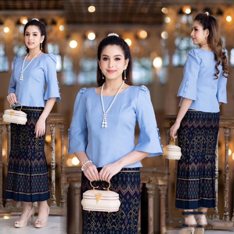 kudapy (ฉพาะเสื้อ) เสื้อผ้าไหม คอกลม สีขาว สีส้ม สีม่วงเข้ม สีม่วงอ่อน สีฟ้า แต่งกระดุมปลายแขน เอวปล่อย ทรงสวยหรู ซิปหลัง สวมใส่สบาย ชุดไทยประยุกต์