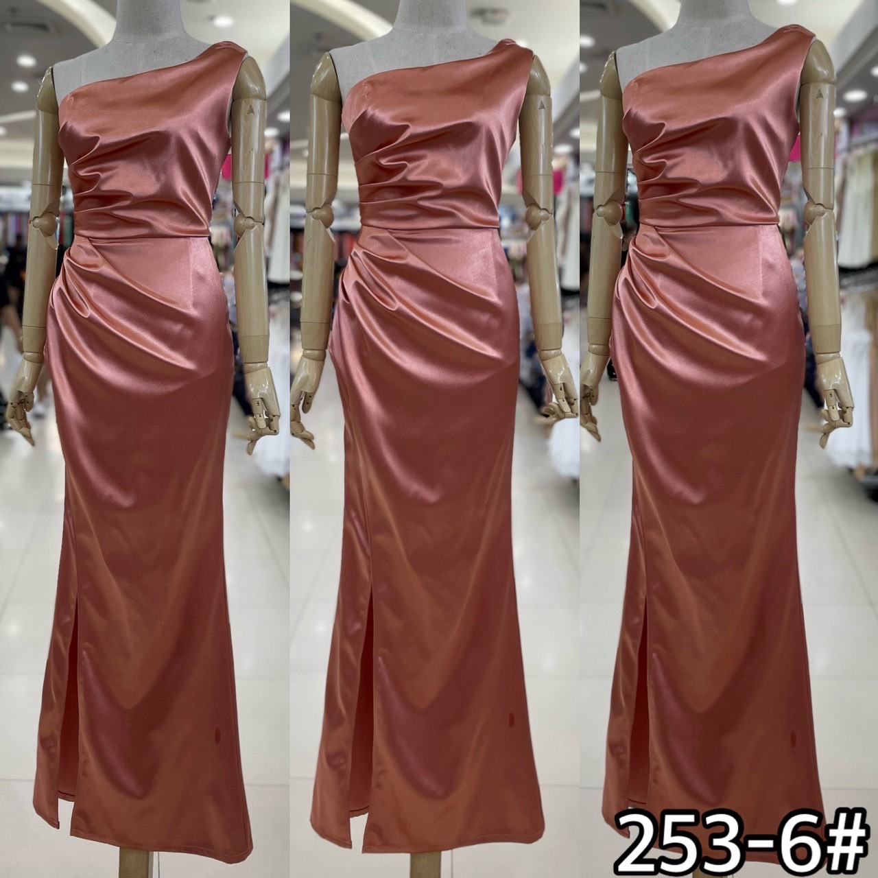 kudapy เดรสยาว บ่าเดี่ยวจับจีบช่วงเอว ผ่ากระโปรงสาบทบหน้า ผ่าข้างเดินโชว์ขา