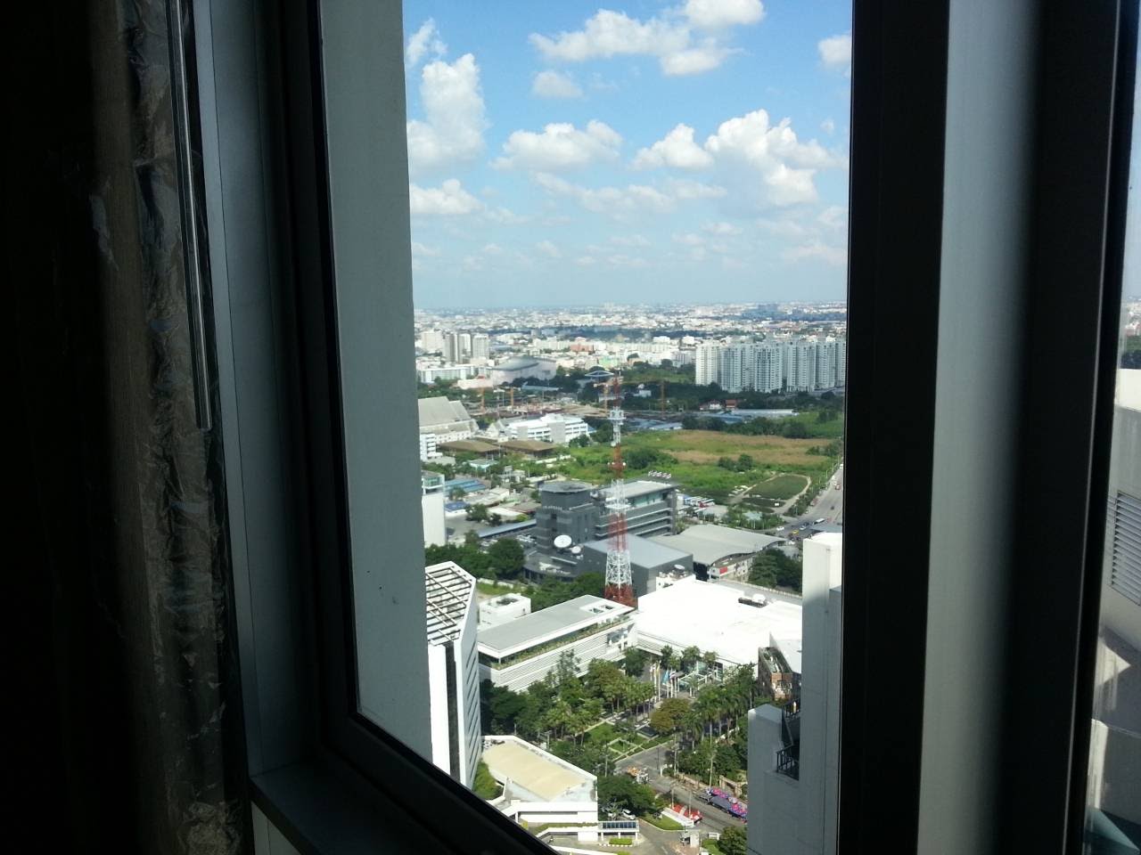 ขายคอนโด Belle Grand Rama 9 (Belle Avenue) high floor clear view all windows 2bd 1 bath