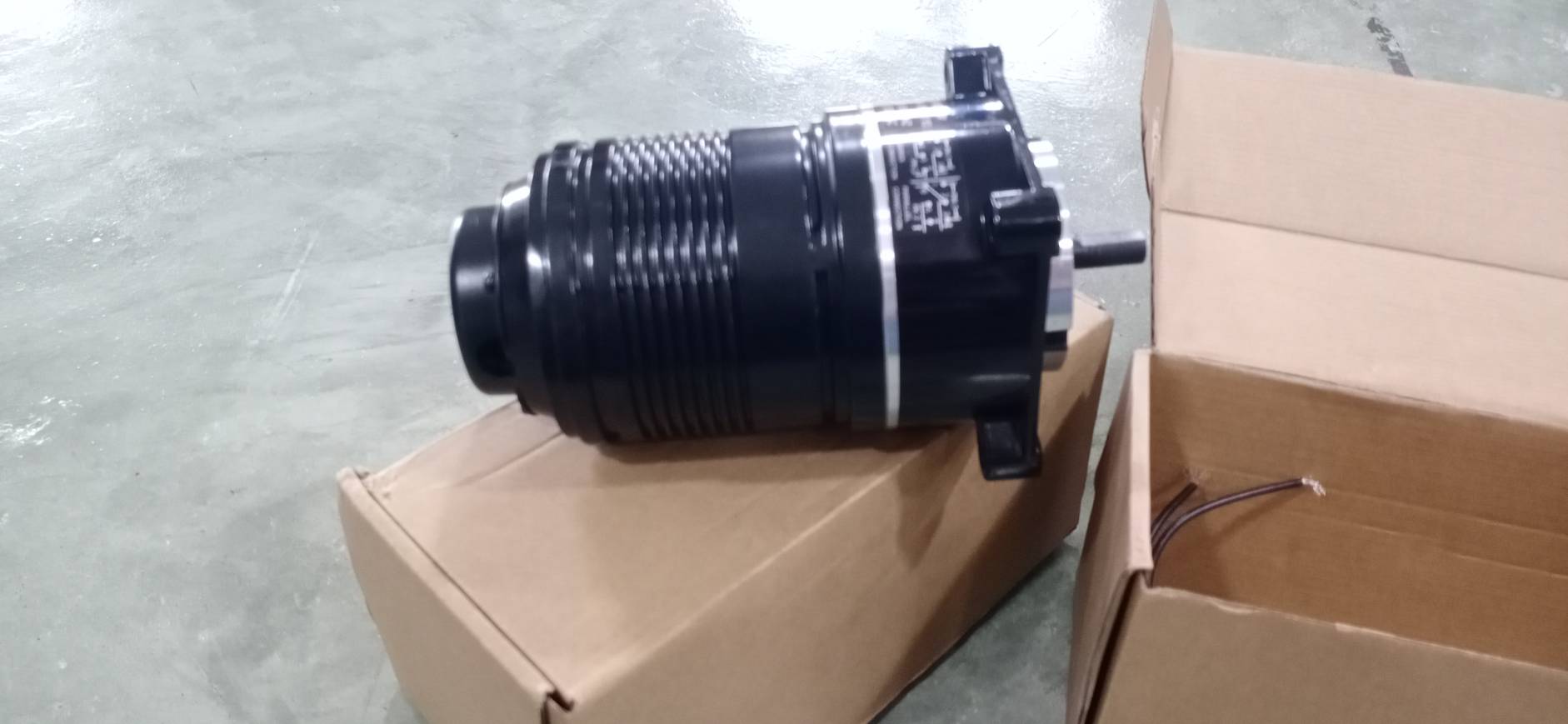 SERVO MOTOR TYPE ESA-15S 1/10 15W 110V 50/60HZ 2P 8u f/250V AC