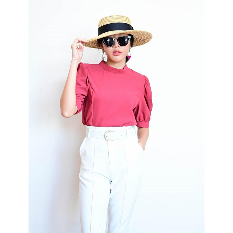 kudapy เสื้อผ้าพื้นเนื้อทรายสีแดง/สีเขียว/สีชมพูกะปิ คุณภาพขึ้นห้าง ออกแบบน่ารักด้วยงานกระดุมหลัง เพิ่มความน่ารักด้วยแขนตุ๊กตา