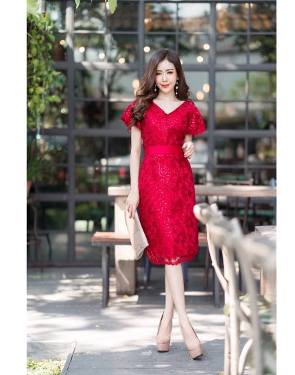 kudapy เดรสสั้นสีแดง, เทา, ทอง, ชมพูโรสโกลด์ ออกงาน เดรสราตรีสั้น เดรสลูกไม้แขนระบายลูกไม้ปักกลิตเตอร์ ดีเทลที่แขนระบายปักลายเชิงลูกไม้ช่วยปกปิดต้นแขน