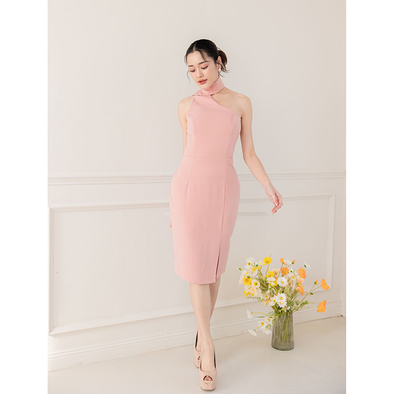 kudapy เดรสสั้นสีแดง/สีชมพู/สีโอวัลติน เดรสเปิดไหล่ใส่ออกงาน เฟี้ยสๆ เรียบ หรู ดูแพง