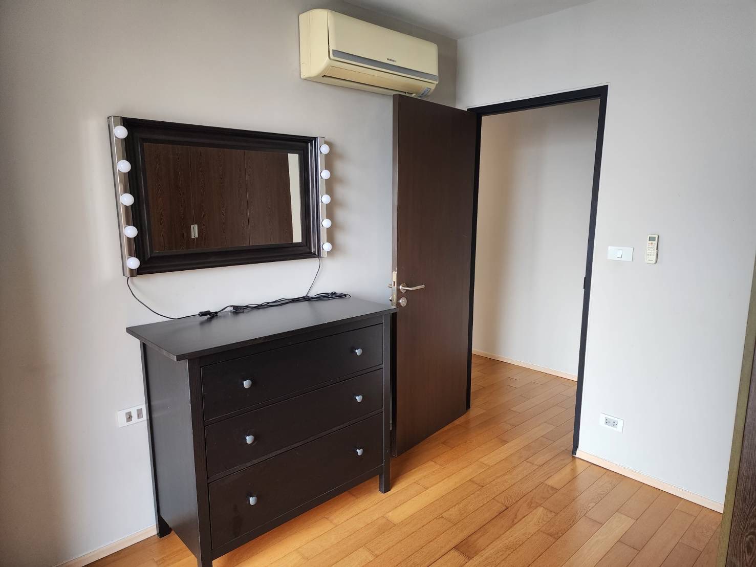 คอนโด The Tempo Phaholyothin (เดอะ เทมโป พหลโยธิน) Low Rise โซนพื้นที่ BTS อารีย์ สนามเป้า ให้เช่าห้องแบบ 2ห้องนอน 2ห้องน้ำ ขนาดห้อง 64 ตรม. ชั้น 4