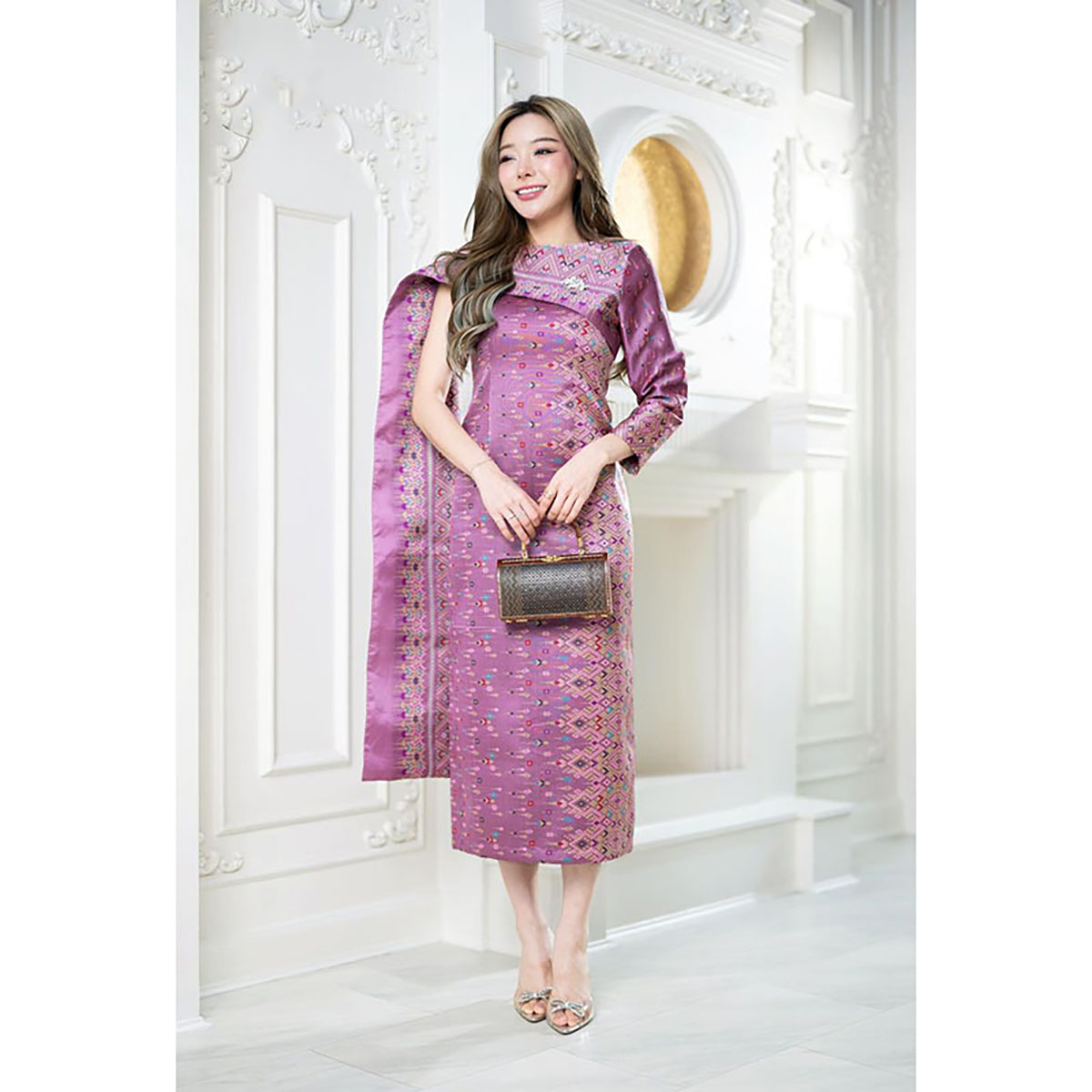 kudapy เดรสยาวสีม่วง/สีเขียว มณีจันทร์" งานผ้าไหมทอสุดหรูลายแพรวา ทรงสไบข้าง ทรงสวยดูสง่ามาก