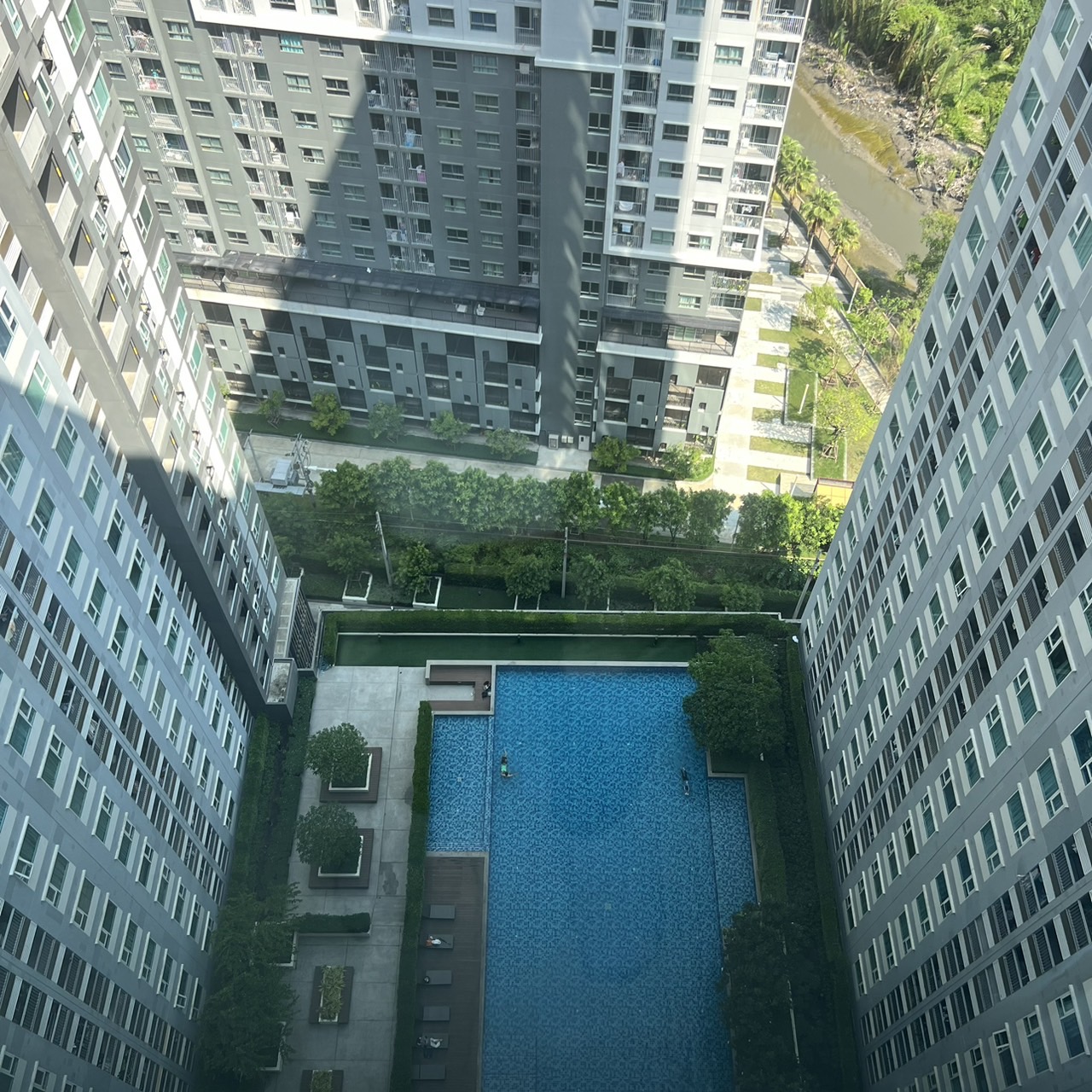 ให้เช่าห้อง 1 Bed Room Plus เครื่องใช้ไฟฟ้าครบ สอบถามแอด Line ID : Smile-easy ที่ Aspire Erawan