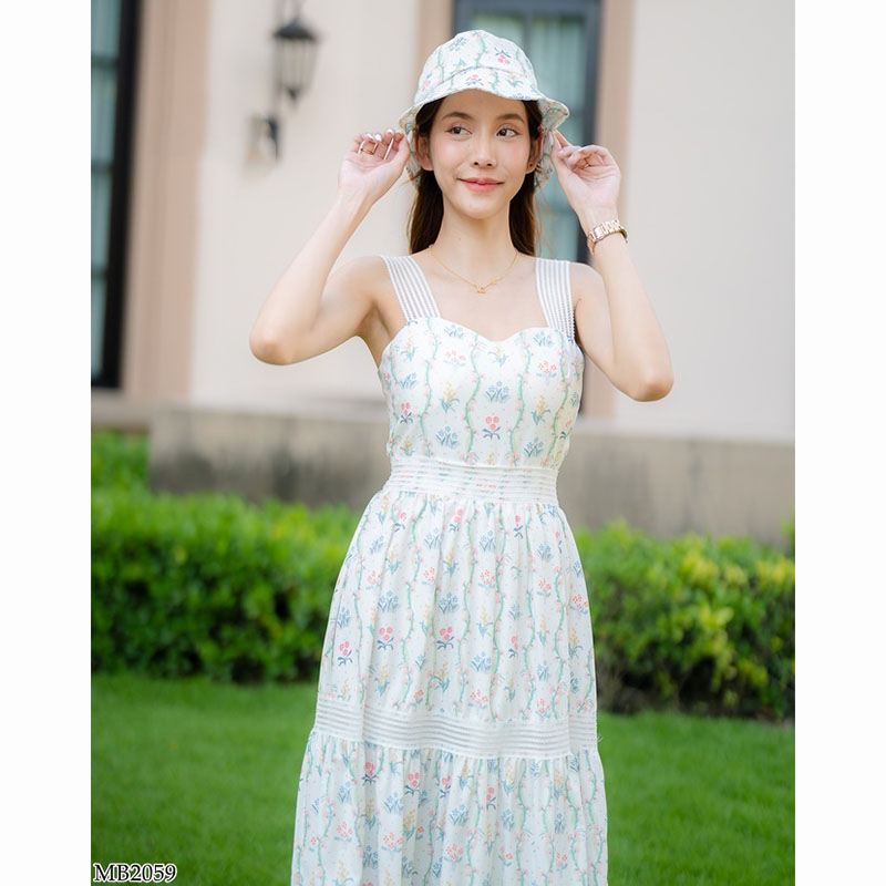 kudapy เดรสยาวสีขาว/สีฟ้า เดรสลายดอก+หมวก ลายดอกไม้สวยดูดี ใส่เที่ยวทะเล เบาสบายมากๆ