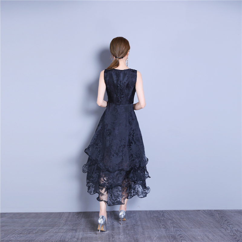 kudapy เดรสหน้าสั้นหลังยาว แขนกุดสีดำ ตัวเดรสกลายดอกไม้ทัั้งชุด กระโปรงorganza