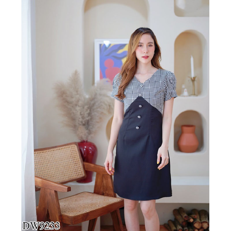 kudapy เดรสสั้นสีเขียว/สีชมพู/สีดำ สก๊อตคอวีแต่งกระดุม