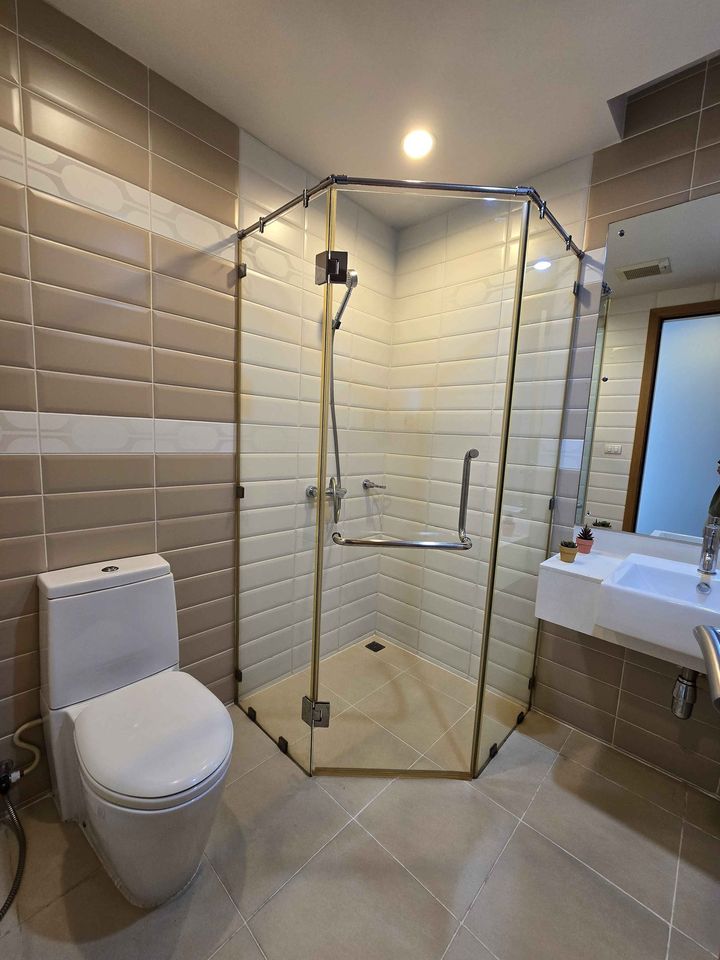 ปล่อยเช่าคอนโด Circle Condominium (เซอร์เคิล คอนโดมิเนียม) - 2ห้องนอน 2ห้องน้ำ 1ห้องนั่งเล่น - ใกล้ MRT เพชรบุรี ARL มักกะสัน - ขนาดห้อง 75 ตรม. ชั้น 12 ตึก 2