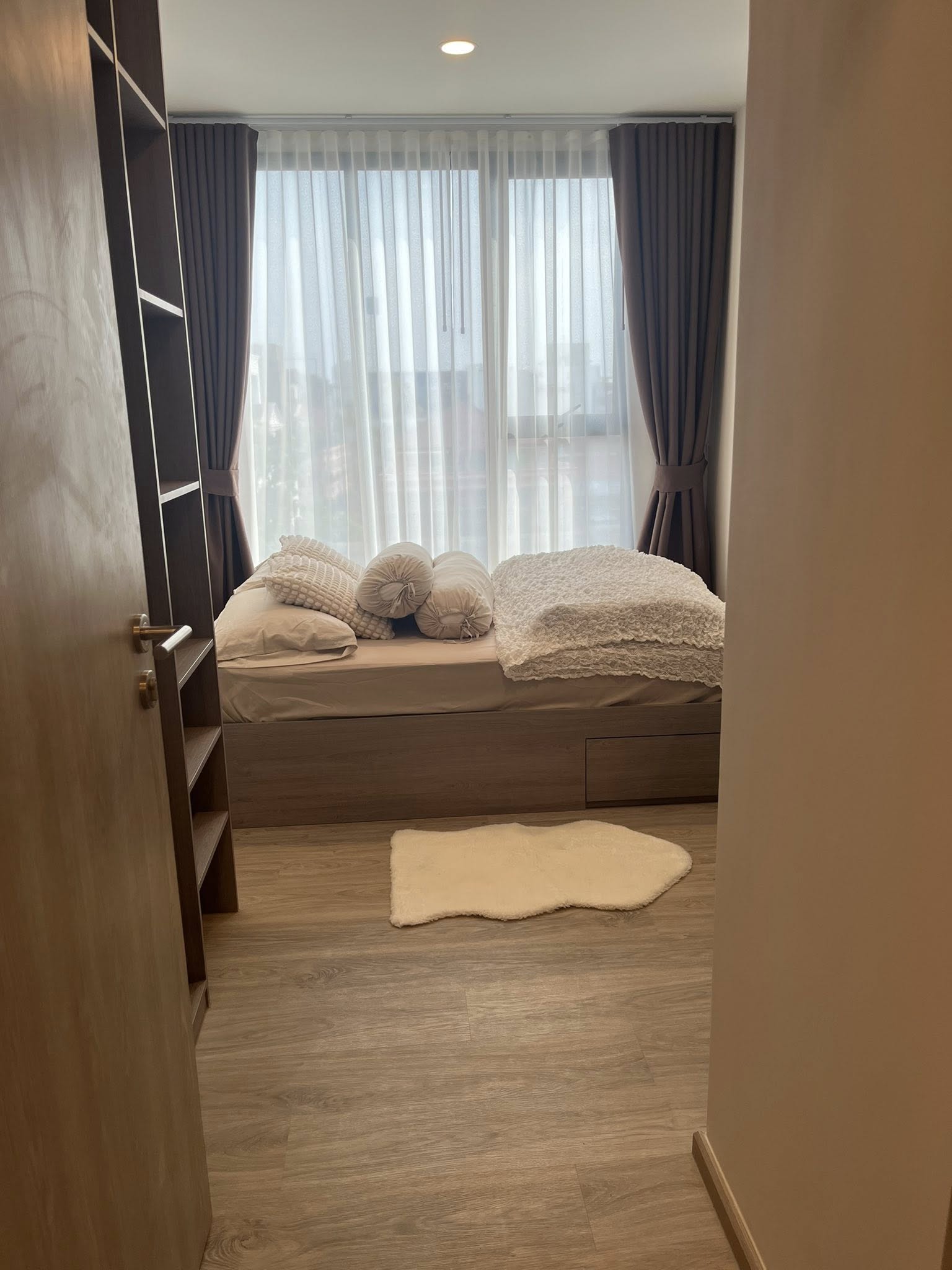 ให้เช่าห้องแบบ 1ห้องนอน 1ห้องน้ำ 1ครัวปิด โซนพื้นที่ BTS สายหยุด คอนโด SO Origin Phahol 69 Station (โซ ออริจิ้น พหลฯ 69 สเตชั่น) Mid Rise ขนาดห้อง 30.6 ตรม. ชั้น 5