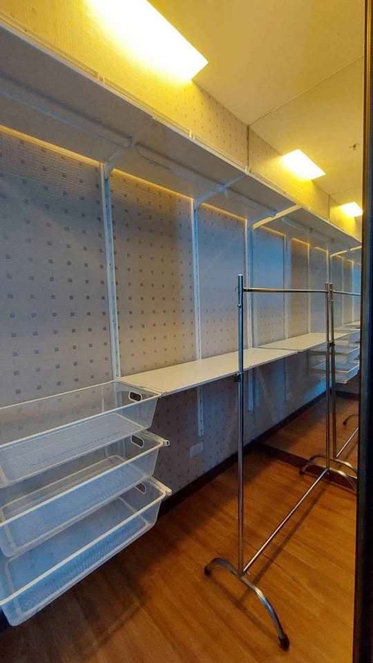 ปล่อยเช่า Vantage Ratchavipa (แวนเทจ รัชวิภา) - โซนพื้นที่ BTS รัชโยธิน 1ห้องนอน 1ห้องน้ำ - ขนาดห้อง 47.5 ตรม. ชั้น 14 วิวสระ เครื่องใช้ไฟฟ้าใหม่ทั้งห้อง - ให้เช่า 16,000 ต่อเดือน