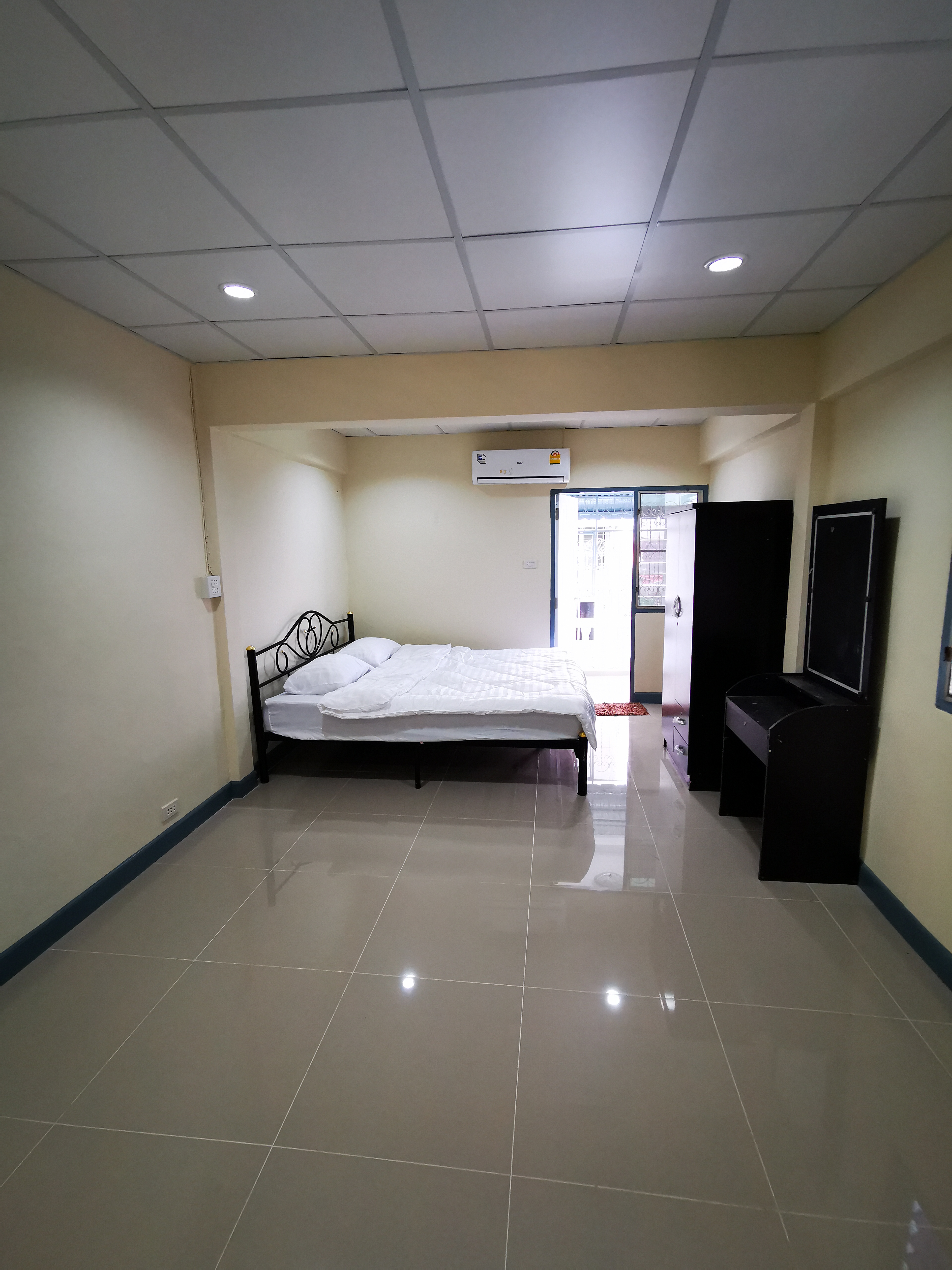 Nirun Condominium BTS Bangchak Fully Furnished Air Condition Furniture