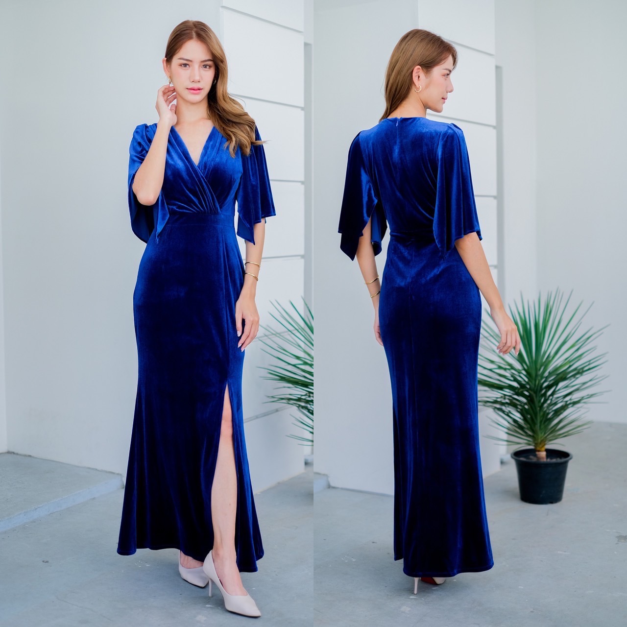 kudapy Maxi เดรสยาว ผ้ากำมะหยี่ นิ่มเนื้อหนา คอระหงษ์ ดีเทลคอวี แขนระฆัง กระโปรงหางปลา ผ่าหน้า