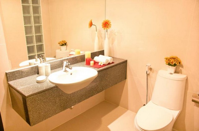 The Kris Ratchada 17 ให้เช่าห้องใหญ่ชั้น7เฟอร์ครบ