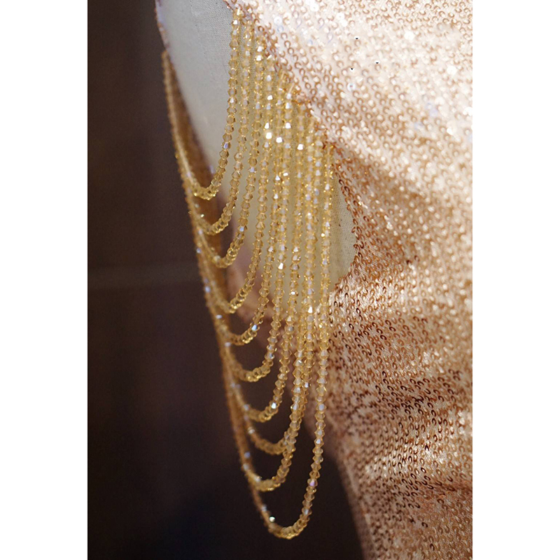 kudapy เดรสสั้นสีน้ำตาล ออกงานเซ็กซี่แบบมีระดับ ใช้ผ้าเนื้อดีปักเลื่อมละเอียดทั้งตัว ช่วงแขนคริสตัลระย้า ข่วงล่างเข้ารูปทรงสอบสวย