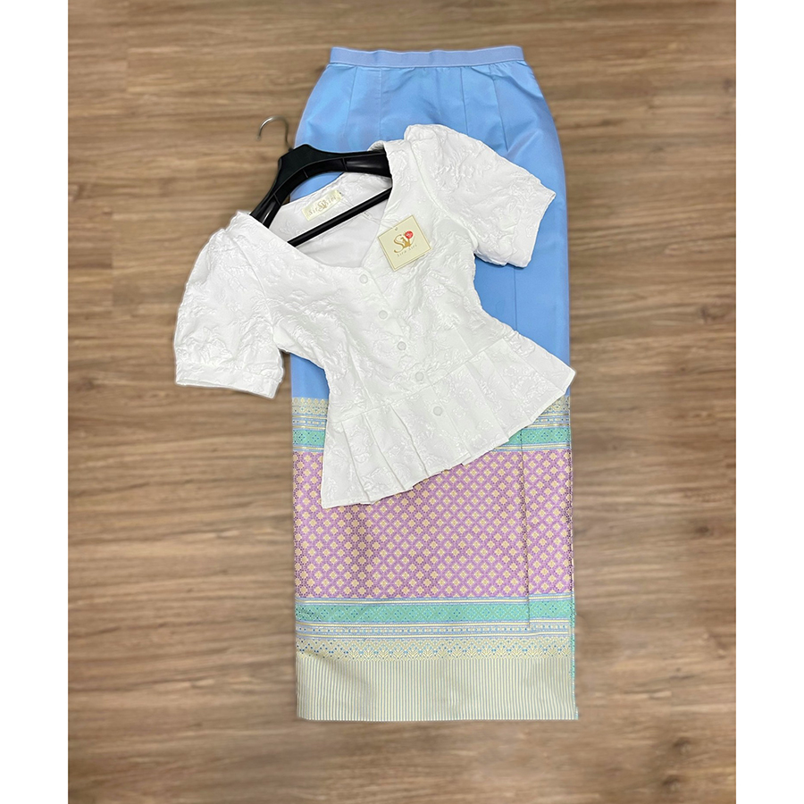kudapy เสื้อสีขาว+ผ้าถุงสีฟ้า ,สีเหลืองทองทอลาย เซตเข้าชุดใส่ไปงานแต่งสวยๆ