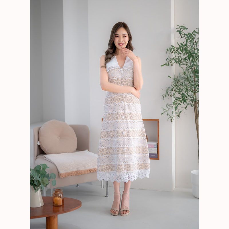 kudapy เดรสยาวสีขาว ลูกไม้ คอปก แขนกุดทรงเอ คอปก มีดีเทลติดกระดุม พร้อมทั้งซับในทั้งตัว งานซิปหลัง ใส่สบายตัวสวนดูน่ารัก