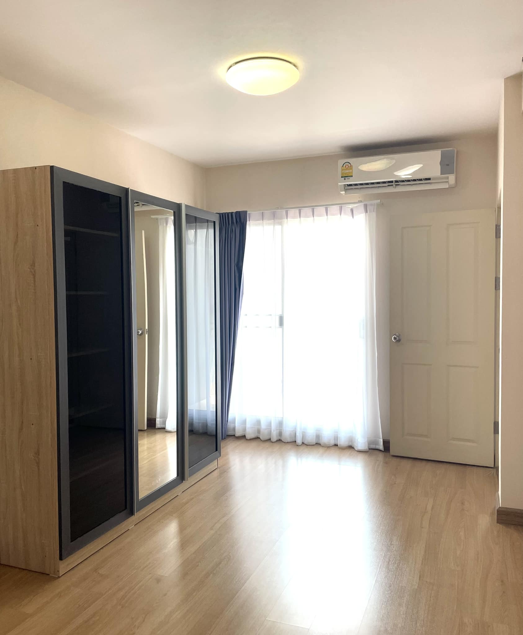 ให้เช่าคอนโด Supalai Park Ekkamai-Thonglor (ศุภาลัยปาร์ค เอกมัย-ทองหล่อ) - ห้องแบบ 1ห้องนอน 1ห้องน้ำ - ขนาดห้อง 55 ตรม. ชั้น 34