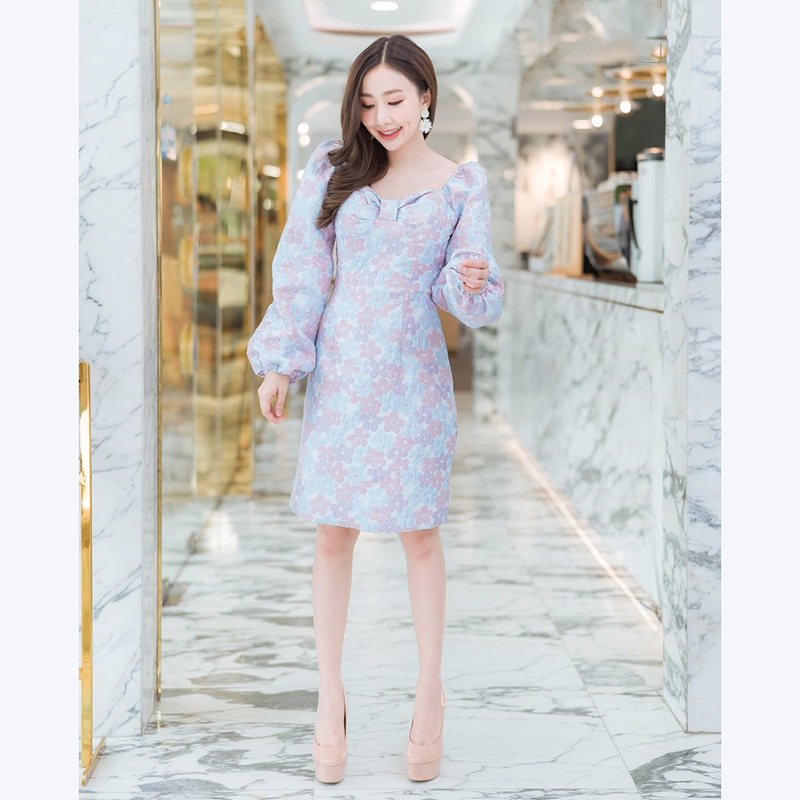 kudapy เดรสสั้นสีชมพู,ฟ้า แขนยาวดอกนูนสวยดูดีใส่แล้วคุณหนูมากๆ