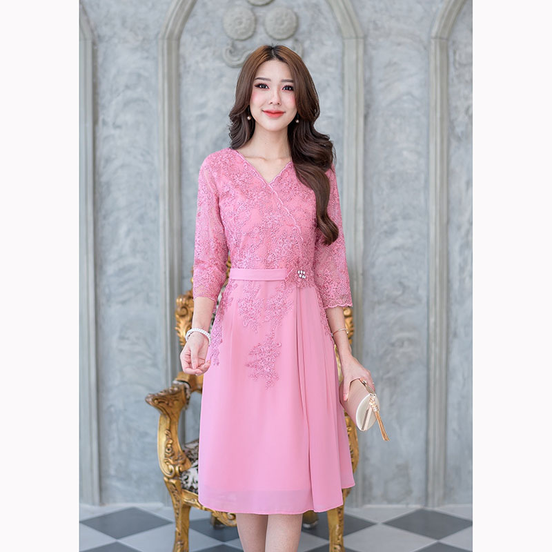 kudapy เดรสสั้นสีชมพู/สีดำ/สีแดง/สีม่วง ลูกไม้ปักเกรดพรีเมี่ยมสวยหรูตกแต่งเลื่อมทั้งตัว ช่วงกระโปรงเป็นผ้า chiffon