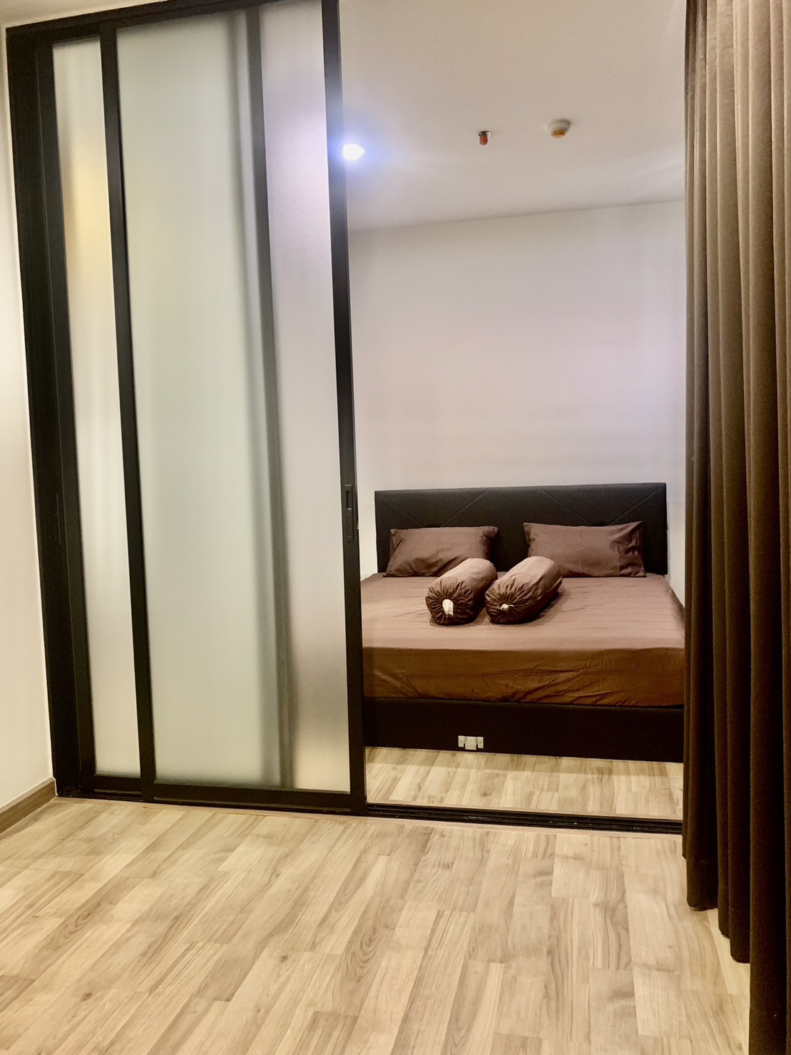 ปล่อยเช่าคอนโด นิช โมโน เจริญนคร (Niche Mono Charoen Nakorn) - ห้องมุมวิวแม่น้ำ 1ห้องนอน 1ห้องนั่งเล่น 1ห้องน้ำ - ขนาดห้อง 35 ตรม. ชั้น 20