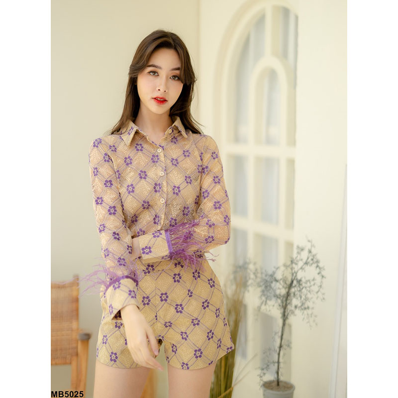 kudapy ชุด SET ขาสั้นลูกไม้ คอปกดีเทลติดขนนกปลายแขนผ้าซีทรู