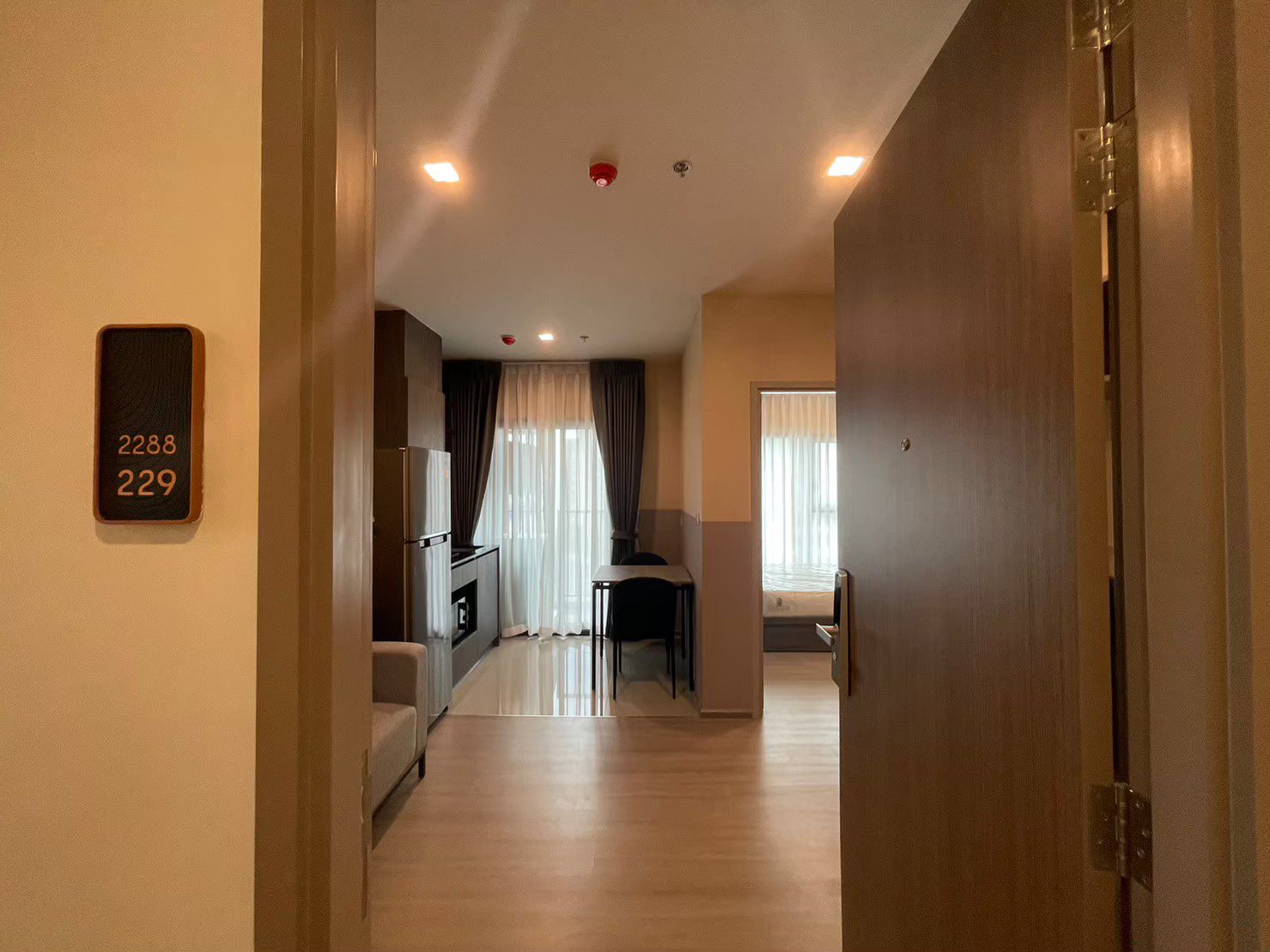 ให้เช่าคอนโด The Base Phetchaburi-Thonglor (เดอะ เบส เพชรบุรี–ทองหล่อ) High Rise โซนพื้นที่ MRT เพชรบุรี BTS ทองหล่อ ห้องแบบ 1ห้องนอน 1ห้องน้ำ ขนาดห้อง 33 ตรม. ชั้น 20