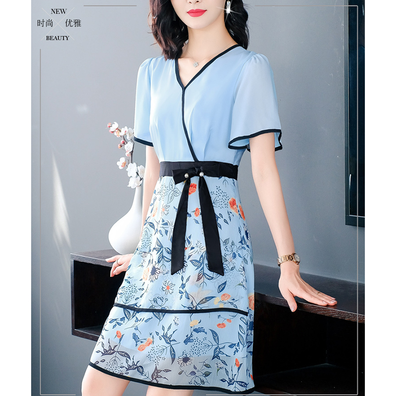 kudapy ชุดเดรสสั้นสีฟ้า แต่งผ้าลูกไม้ลายสวยดูดีผ้านุ้มใส่สบายตัว