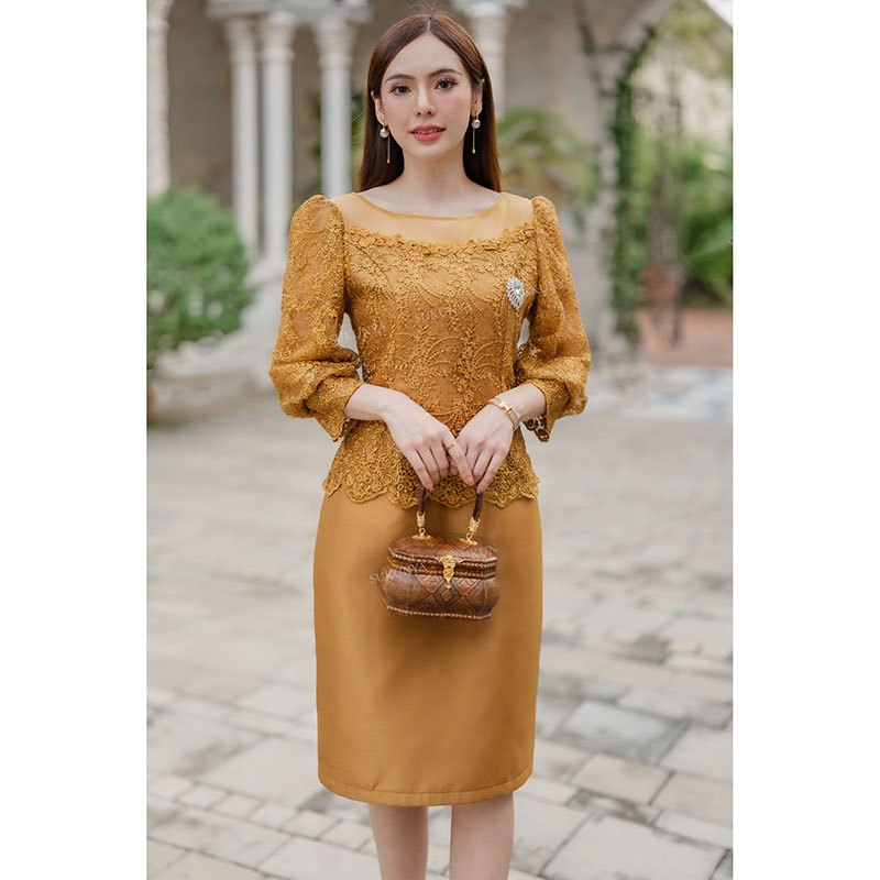 kudapy เดรสสั้นสีทอง/สีครีมทอง/สีชมพู ลูกไม้ทอปักวิ้งๆ เพิ่มความหรู ทรงคอปาดซีทรู ดีไซด์แขนบอลลูกเพิ่มผ้ามุ้งที่แขนป้องกันระคายผิว