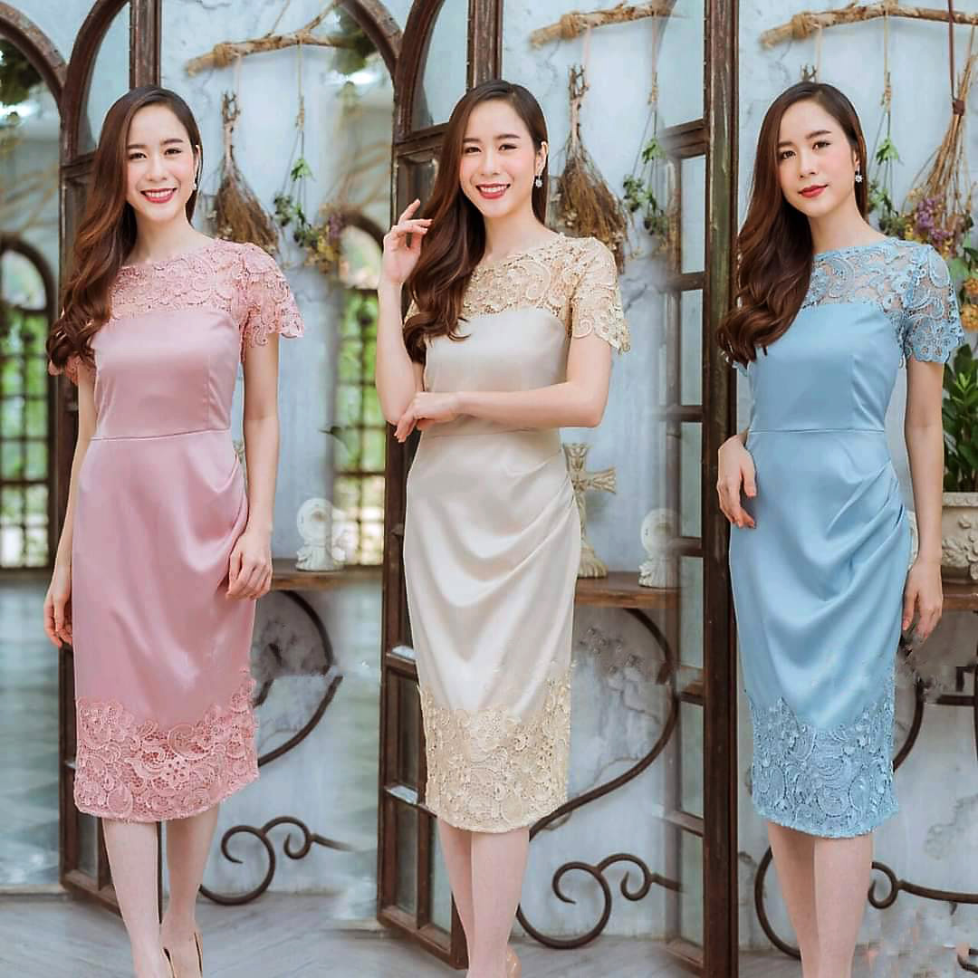 kudapy ชุดเดรสสั้นไปงาน เดรสผ้าไหมเนื้อเงาสีฟ้า/สีชมพูโรสโกลด์/สีครีมทอง ช่วงบนแต่งลูกไม้ เดรสใช้ผ้าซาตินเนื้อเงาอย่างดี งานซับใน ซิบหลัง