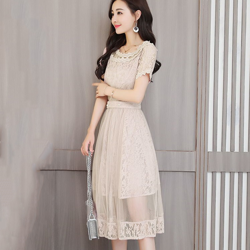 kudapy เดรสผ้าลูกไม้เนื้อดีสีครีม ตัวเนื้อผ้าพิเศษมากๆๆค่ะ เมื่อสะท้อนแสงแดด