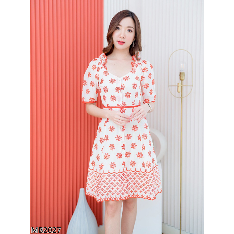 kudapy เดรสสั้นสีขาว คอวีลึกไหล่ระบายใสสวยดูดีน่ารักมากๆ