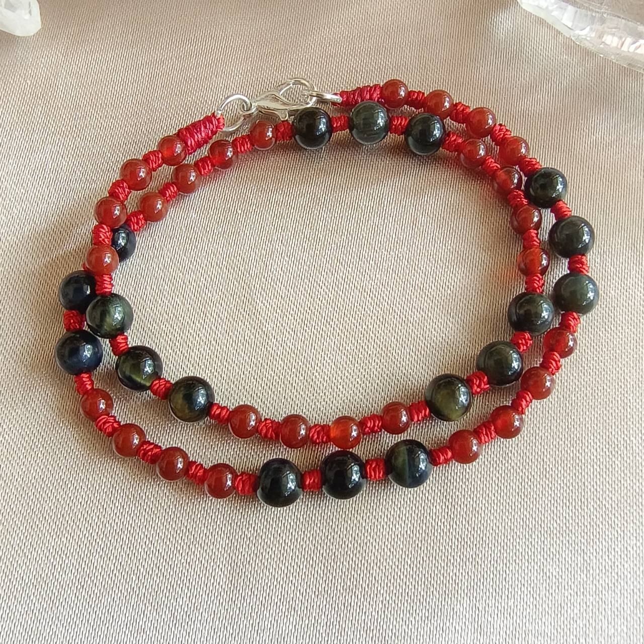 สร้อยข้อมือเชือกถักหินคาเนเลี่ยนกับหินตาเสือสีน้ำเงิน