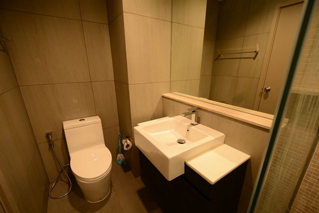 ให้เช่า The Politan Rive (เดอะ โพลิแทน รีฟ ) ทิศใต้ วิวสระว่ายน้ำ 7900