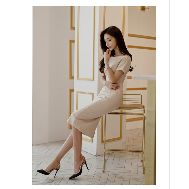 kudapy เดรสสั้นสีครีม ออกงานคอปาดแขนสั้น เข้ารูปทรงสวย มีซับในอย่างดี ผ้าฝ้ายผสมเนื้อดี กระโปรงทรงสอบผ่าหลัง เรียบหรูดูดี