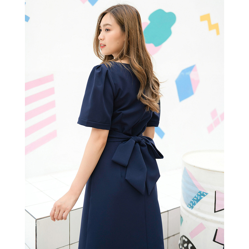 kudapy เดรสสั้นสีครีม/สีกรม ทรงเอ คอเหลี่ยม แพทเทิร์นเข้ารูปเอว มีโบว์ให้ผูกด้านหลังตามขนาดเอวจริง