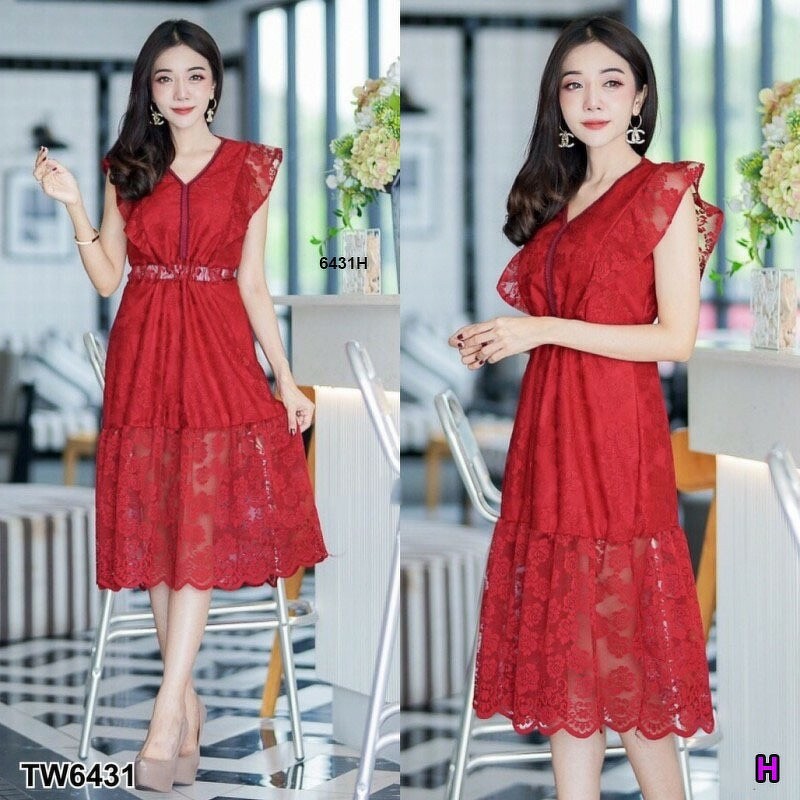 kudapy แม็กซี่เดรสคอวีช่วงแขนแต่งระบาย ช่วงเอว ผ้าลูกไม้ลายสวย