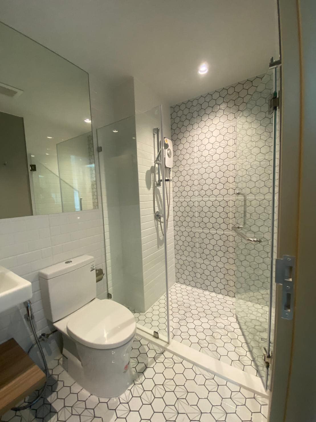 ปล่อยเช่าคอนโด Altitude Unicorn Sathorn-Tha Phra (อัลติจูด ยูนิคอร์น สาทร-ท่าพระ) - มีเครื่องซักผ้าทำเลดีใกล้ เดอะมอลล์ท่าพระ - การเดินทาง: ใกล้รถไฟฟ้า BTS ตลาดพลู