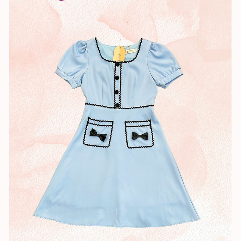 kudapy เดรสสั้นสีฟ้า/สีชมพู/สีน้ำตาล แต่งแถบกระเป๋าโบว์ สวยดูดี