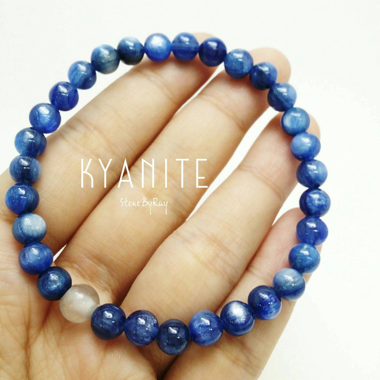 สร้อยข้อมือเชือกหินไคยาไนท์ 6 มิล