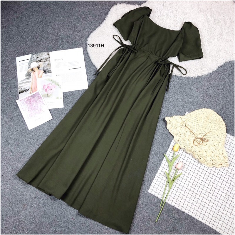 kudapy แม็กซี่เดรสยาวสีขาว,สีเขียว,สีเหลือง เจาะเอวด้านข้าง รูดปรับขนาดเอวเองได้ แขนจีบตุ๊กตา ซิปหลัง ผ้าซาร่าสีพื้น